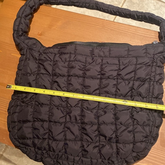 Black bag with strap and zipper - Picture 6 of 8